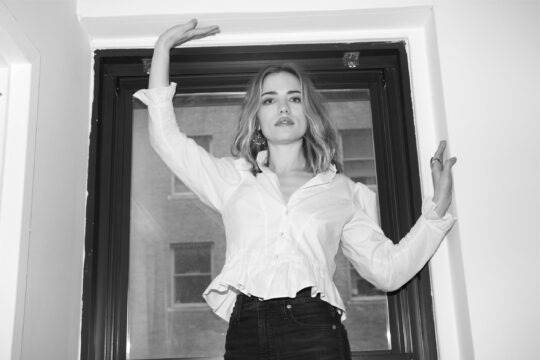 how tall is willa fitzgerald?